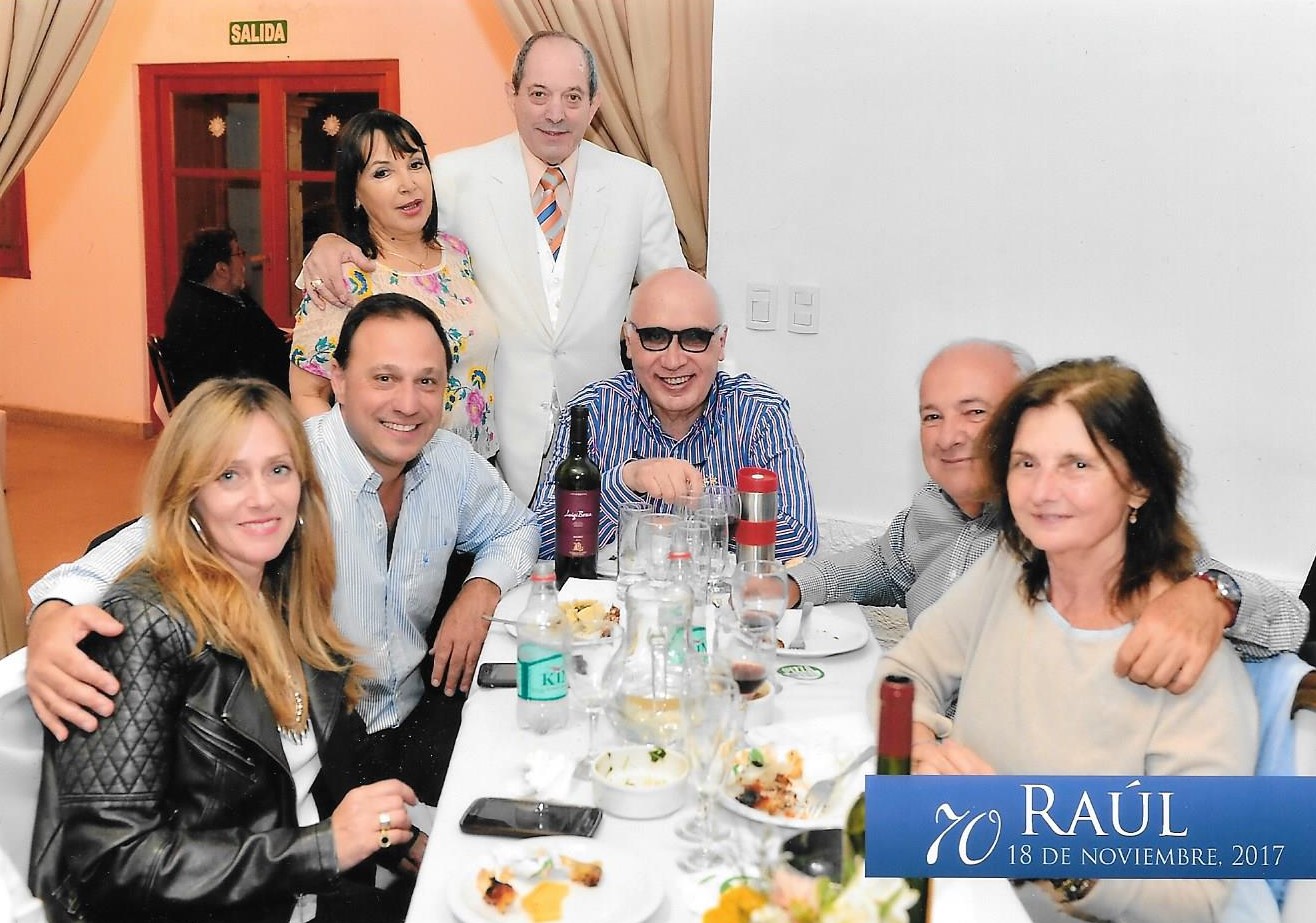 Raúl Laxague cumplió 70 años.-
