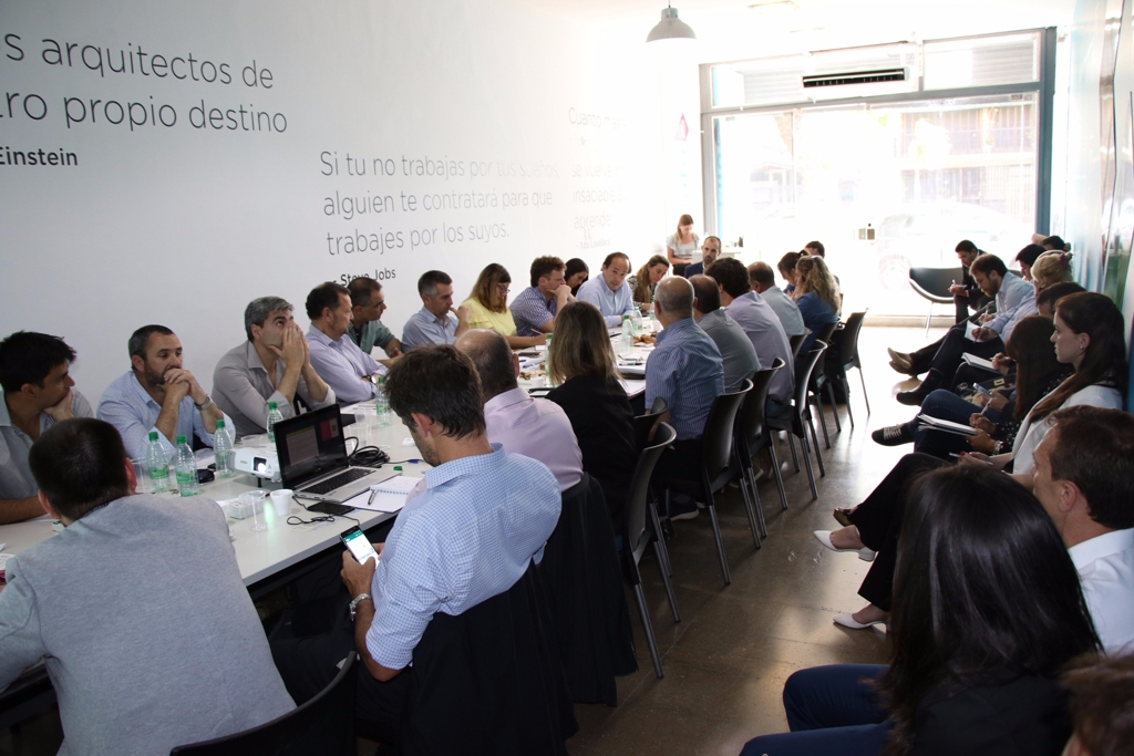 El Secretario de Desarrollo Local de Saladillo estuvo en reunión en el Ministerio de la Producción.-
