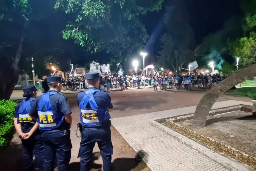 Entre Ríos |Trágico «UPD»: encendió un mortero, le explotó en la mano y se la amputaron.-