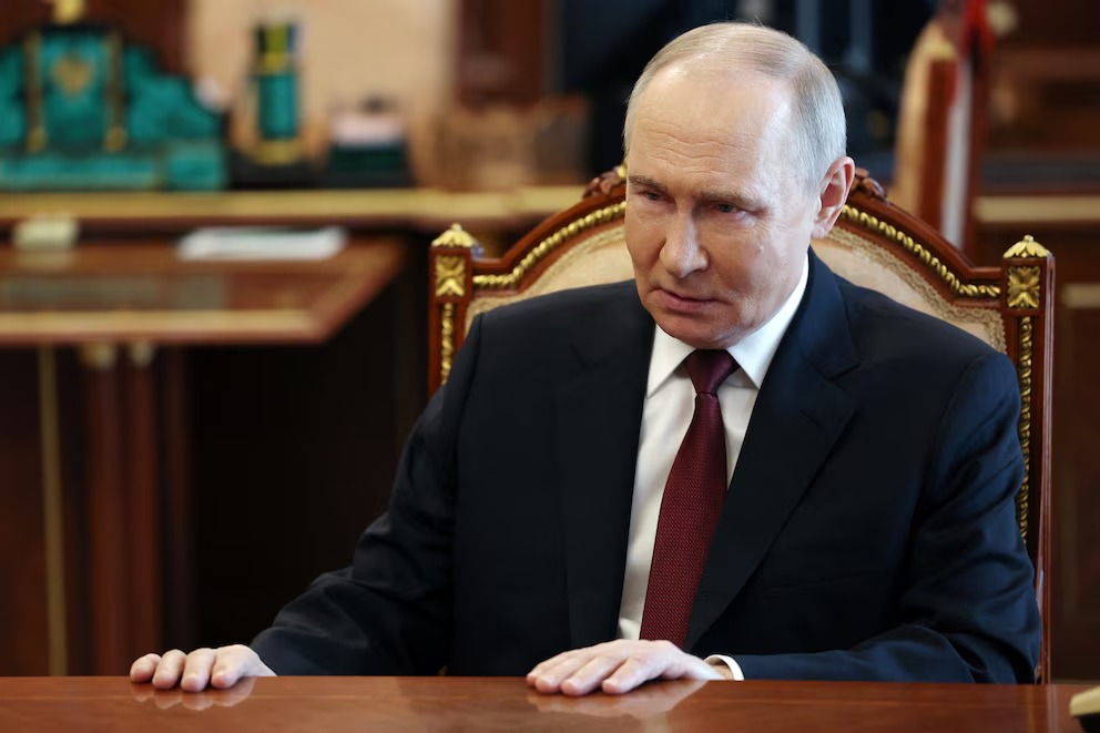 Tras los intensos bombardeos rusos durante el Viernes Santo, ahora Putin ordenó un cese el fuego en Ucrania por las Pascuas.-