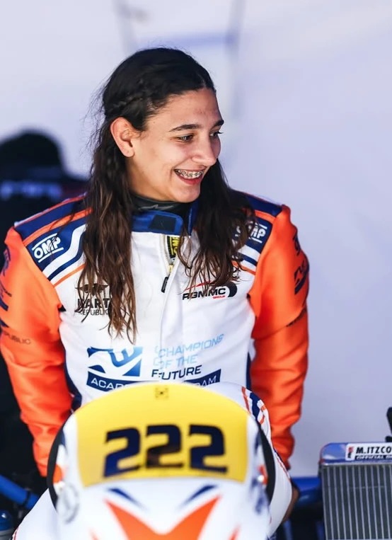 Uruguay | Se suicidó Matilda Itzcovich, la pilota de Karting de 16 años: un llamado urgente sobre la salud mental juvenil.-