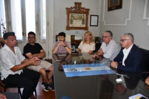 Reunión con el ingeniero agrónomo Luciano González.-