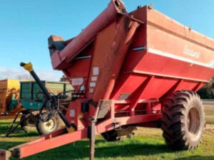Tragedia en un campo sobre la Ruta 51 | Murió un joven de 25 años al ser aplastado por una tolva mientras trabajaba.-