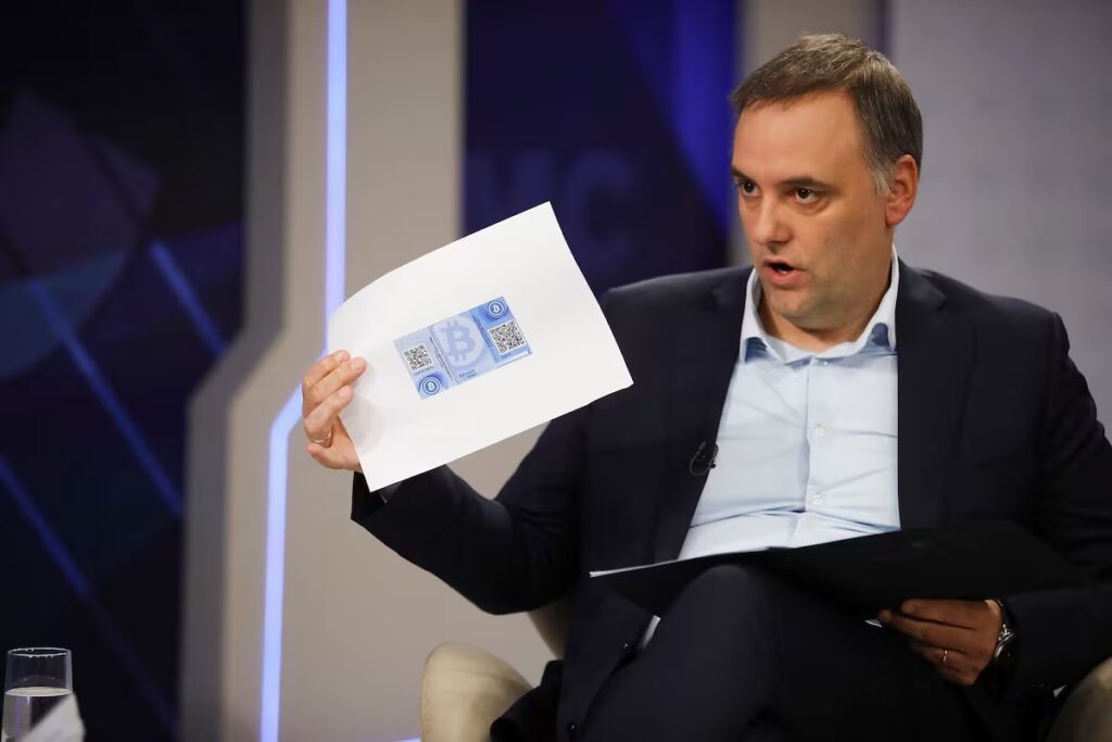 En su nueva declaración jurada, Adorni incorporó 513 mil dólares que no aparecían en los registros anteriores.-