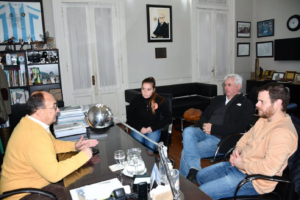Saladillo | Reunión del intendente con el área de Seguridad e incorporación de camioneta para Defensa Civil.-