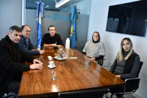 La Plata | Salomón mantuvo una reunión en el Ministerio de Vivienda para avanzar en proyectos habitacionales.-