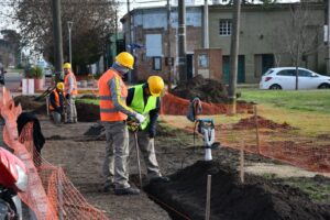 Comenzó el tramo final de la obra de apertura de la Avenida Moreno.-