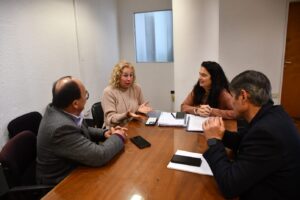 Reunión en La Plata.-