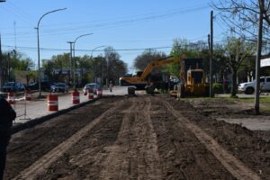 Cuarta etapa de la obra de apertura de la Avenida Moreno.-