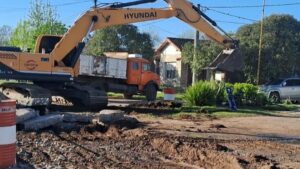 Continúan los trabajos de repavimentación de la Avenida Frocham.-