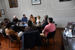 Encuentro con legisladores provinciales.-